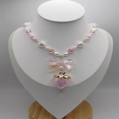 Strawberry bow pearl necklace